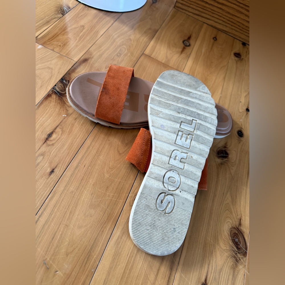 Sorel Women's Ella II Slide Sandals - Desert Sun, Chalk Size 8 - EUC - Picture 3 of 3